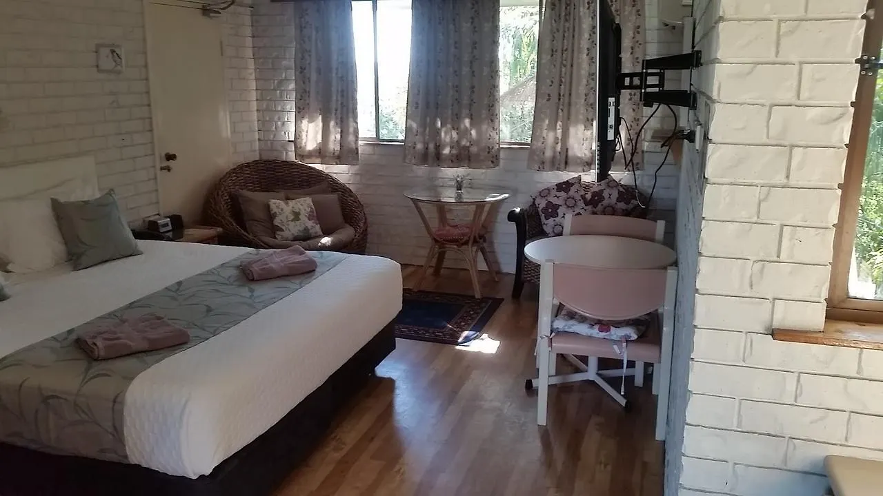 Holland Park Motel Brisbane 3*,