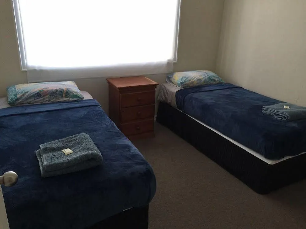 ***  Holland Park Motel Brisbane Australia